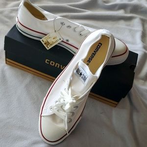 Converse Chuck Taylor All Star White Low Top shoes